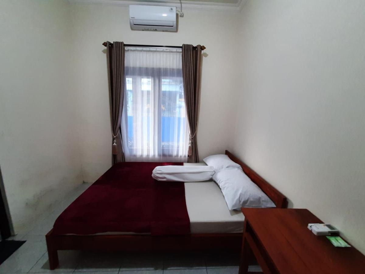 999 Khs Homestay ギリマヌク エクステリア 写真