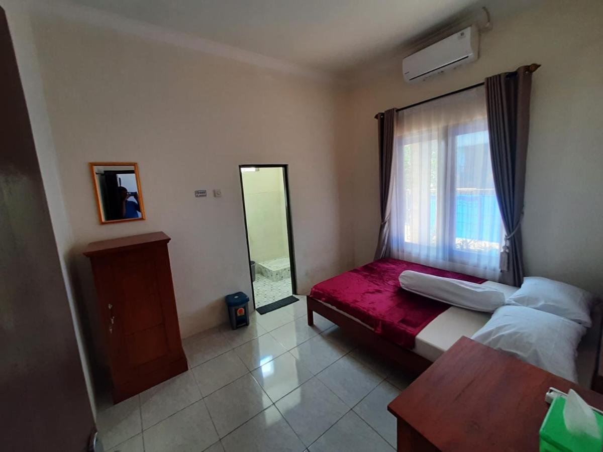 999 Khs Homestay ギリマヌク エクステリア 写真